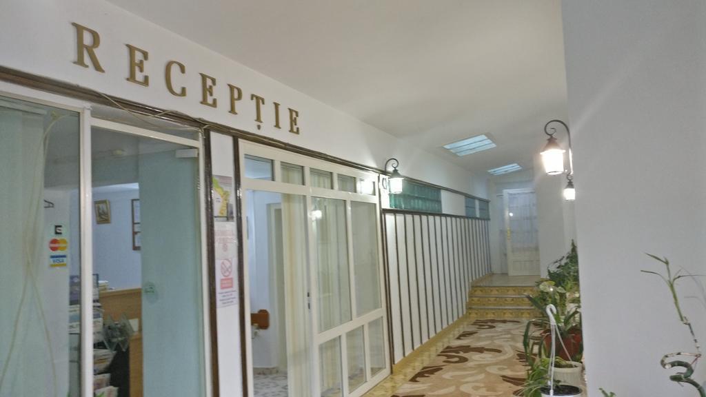 Hotel Tantzi Sinaia Ngoại thất bức ảnh