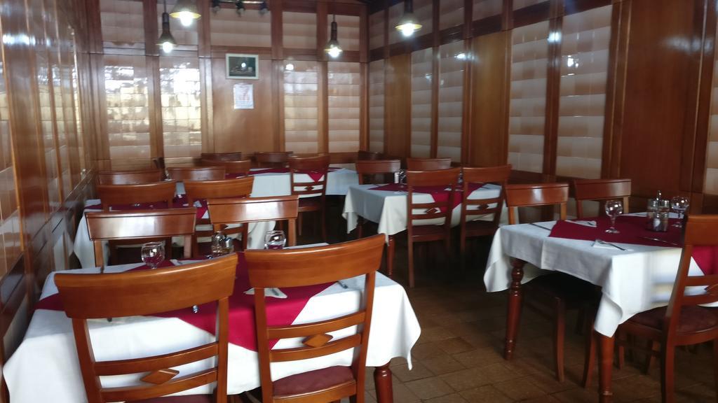 Hotel Tantzi Sinaia Ngoại thất bức ảnh